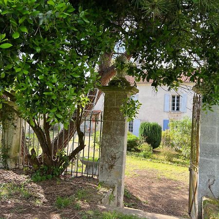 Bed and Breakfast Le Loriot Champagne-et-Fontaine Exteriér fotografie